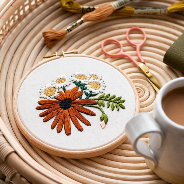 Stitch Happy Embroidery Kit - Retro Daisies