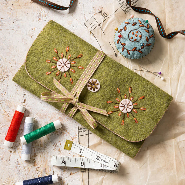 Corinne Lapierre Felt Craft Kit - Sewing Roll