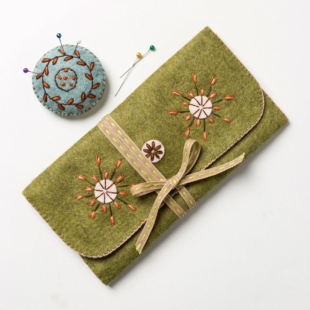 Corinne Lapierre Felt Craft Kit - Sewing Roll