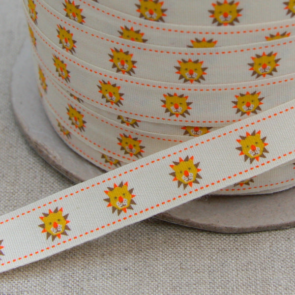 Yeon Lee's Zoo Lion Ribbon